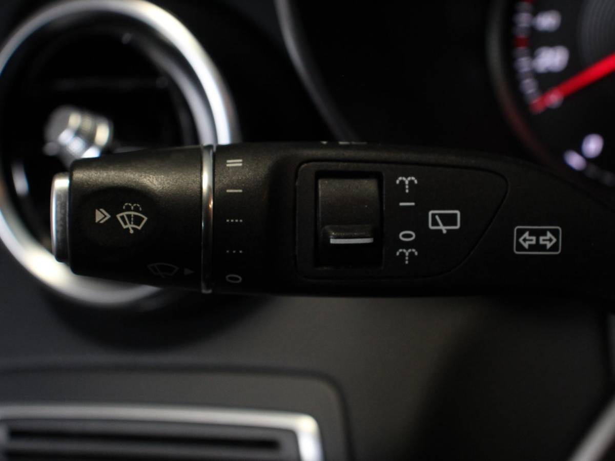 Mercedes-Benz C-Klasse Mercedes-Benz C-klasse Estate 180 Ambition Automaat | Climate control | Leder | Navigatie | Lichtmetalen velgen | Parksensoren | Cruise control