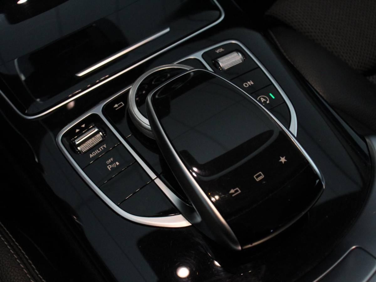 Mercedes-Benz C-Klasse Mercedes-Benz C-klasse Estate 180 Ambition Automaat | Climate control | Leder | Navigatie | Lichtmetalen velgen | Parksensoren | Cruise control