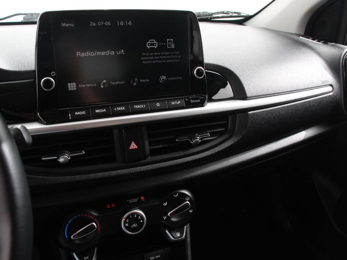 Kia Picanto Kia Picanto 1.0 DPi DynamicLine Automaat | Navigatie | Apple Carplay/Android Auto | Airco | Camera | DAB | Lichtmetalen velgen | Bluetooth