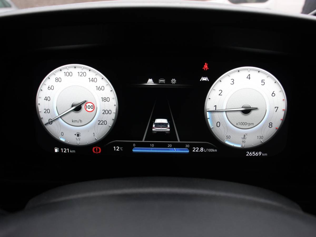 Hyundai i20 Hyundai i20 1.2 MPI Trend | Navigatie | Apple Carplay/Android Auto | Cruise Control | Parkeer sensoren | Digitale Cockpit | Stoelverwarming