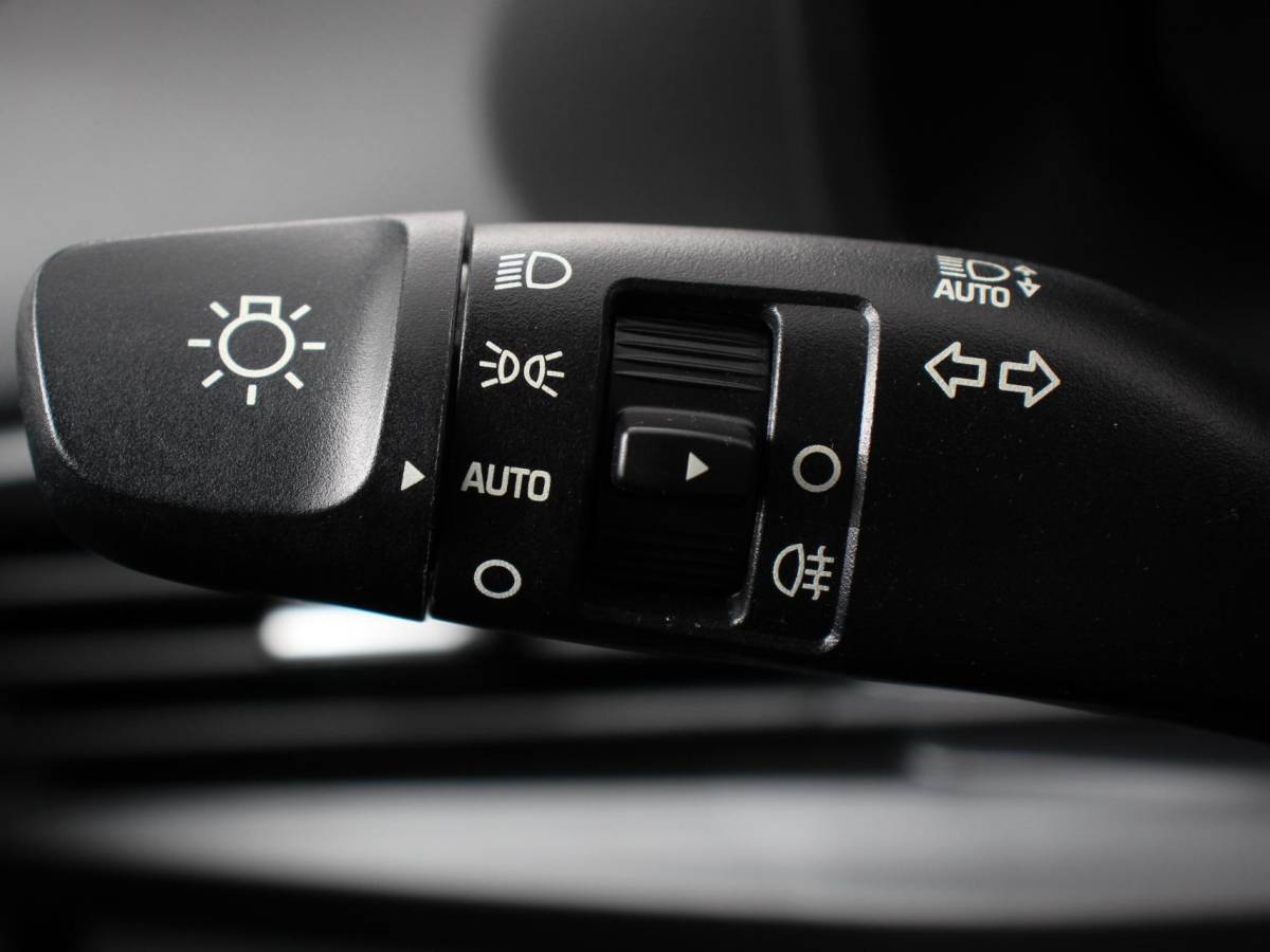 Hyundai i20 Hyundai i20 1.2 MPI Trend | Navigatie | Apple Carplay/Android Auto | Cruise Control | Parkeer sensoren | Digitale Cockpit | Stoelverwarming