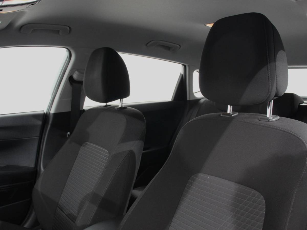 Hyundai i20 Hyundai i20 1.2 MPI Trend | Navigatie | Apple Carplay/Android Auto | Cruise Control | Parkeer sensoren | Digitale Cockpit | Stoelverwarming