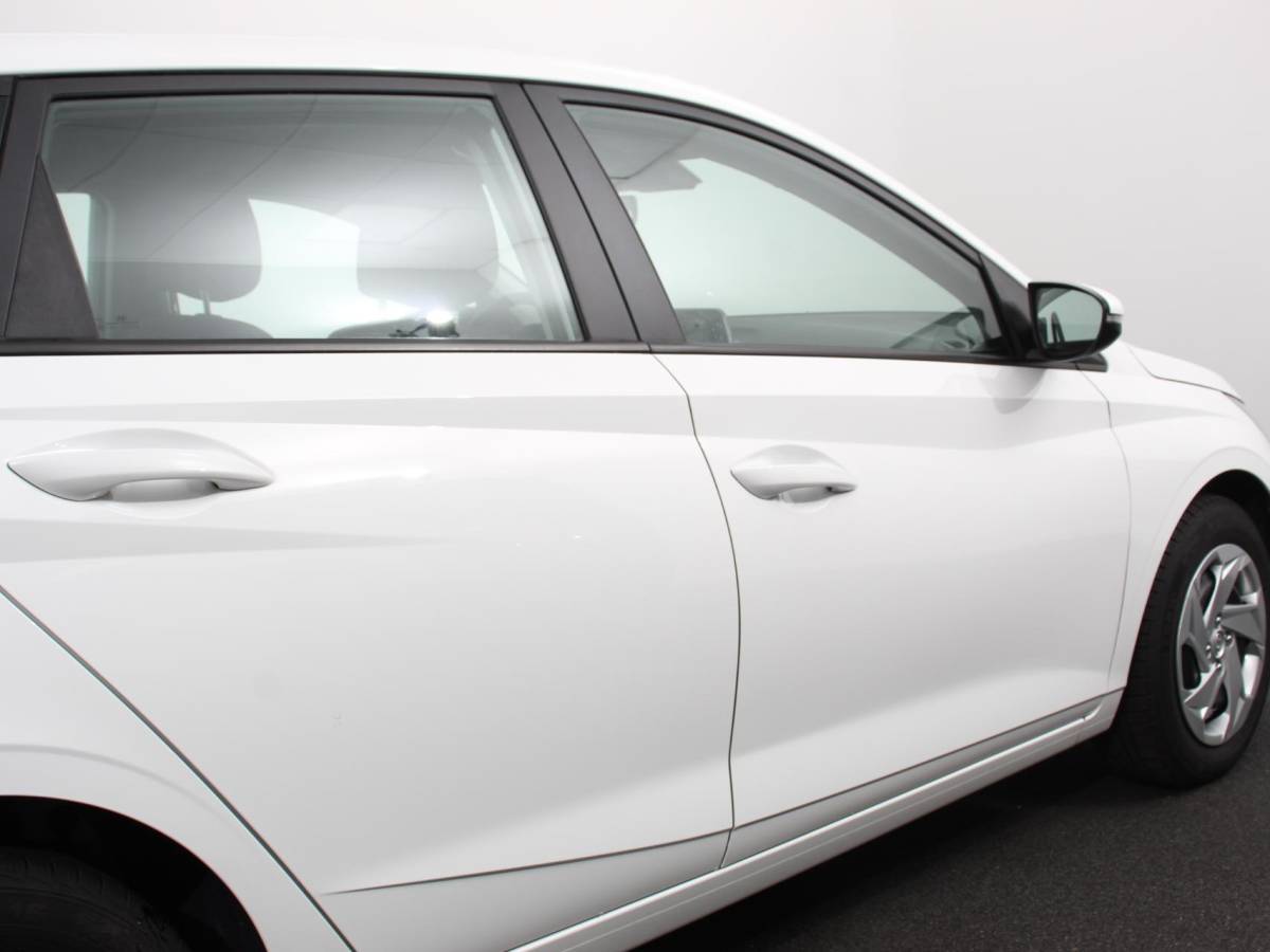 Hyundai i20 Hyundai i20 1.2 MPI Trend | Navigatie | Apple Carplay/Android Auto | Cruise Control | Parkeer sensoren | Digitale Cockpit | Stoelverwarming