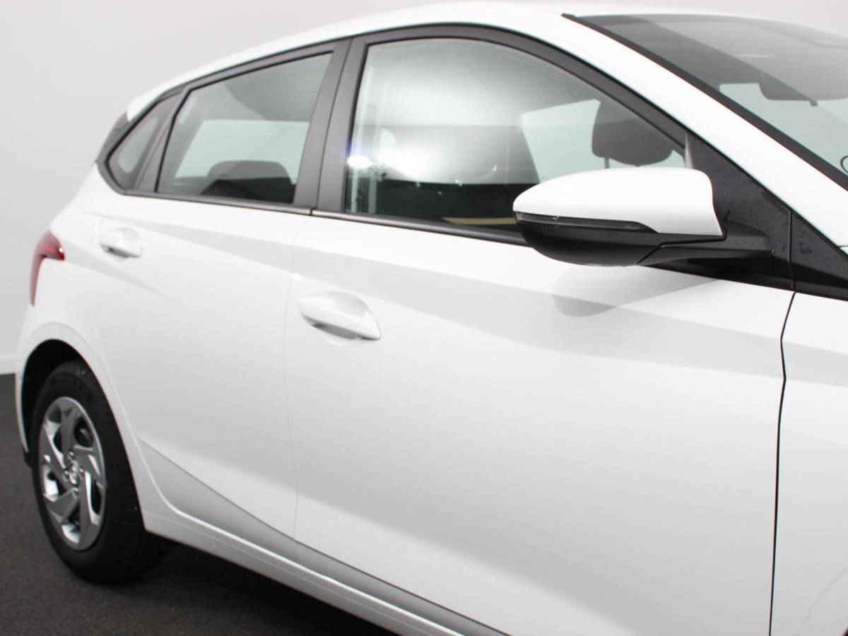 Hyundai i20 Hyundai i20 1.2 MPI Trend | Navigatie | Apple Carplay/Android Auto | Cruise Control | Parkeer sensoren | Digitale Cockpit | Stoelverwarming