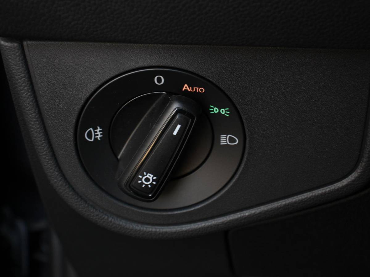 Volkswagen Polo Volkswagen Polo 2.0 TSI GTI Automaat | Apple Carplay / Android Auto | Parkersensoren V+A | Park Assist | Dodehoek Assistent | Adaptive Cruise Control | Verwarmde Voorstoelen | DAB+