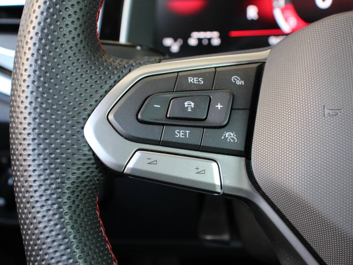 Volkswagen Polo Volkswagen Polo 2.0 TSI GTI Automaat | Apple Carplay / Android Auto | Parkersensoren V+A | Park Assist | Dodehoek Assistent | Adaptive Cruise Control | Verwarmde Voorstoelen | DAB+