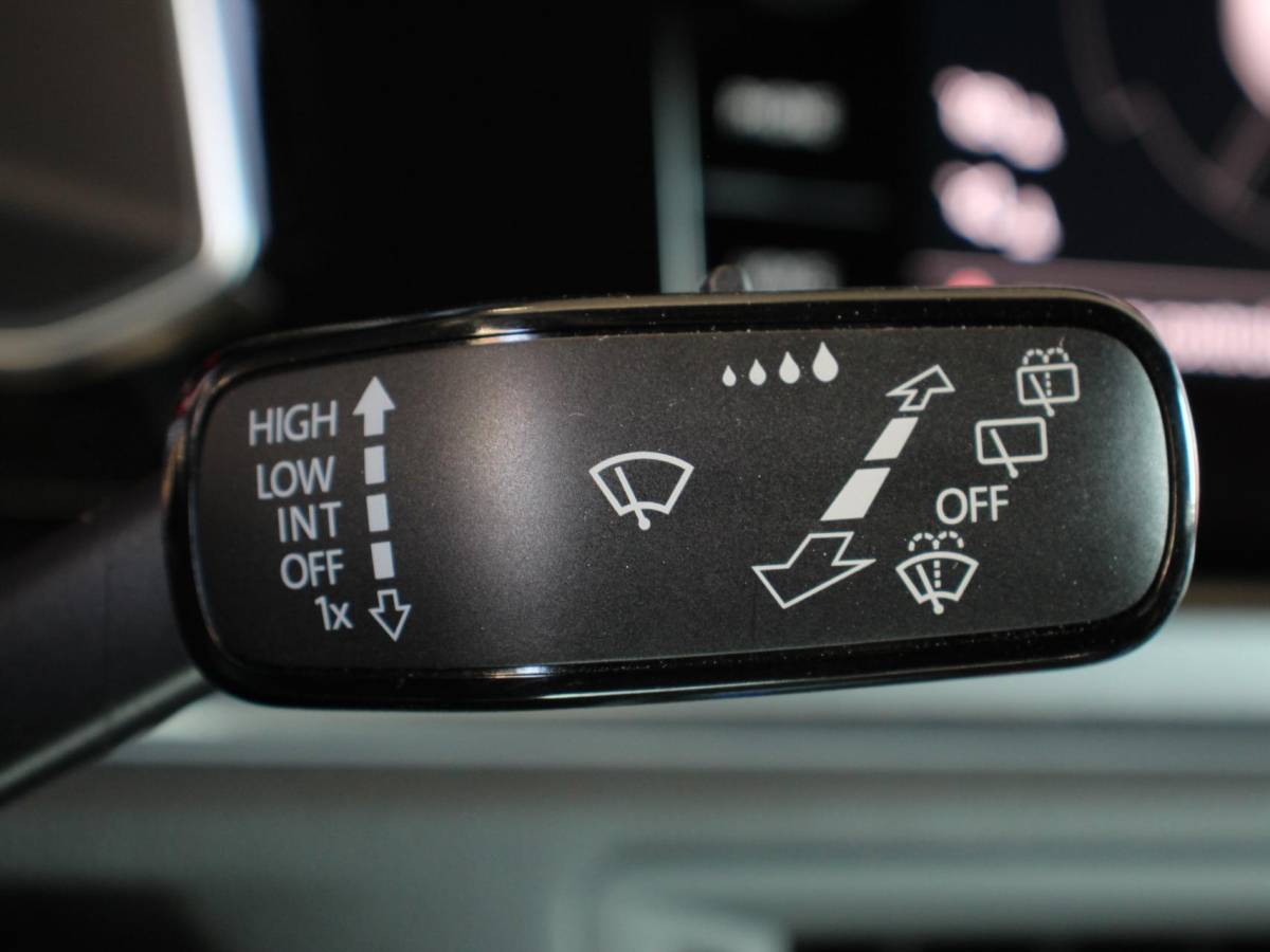 Volkswagen Polo Volkswagen Polo 2.0 TSI GTI Automaat | Apple Carplay / Android Auto | Parkersensoren V+A | Park Assist | Dodehoek Assistent | Adaptive Cruise Control | Verwarmde Voorstoelen | DAB+
