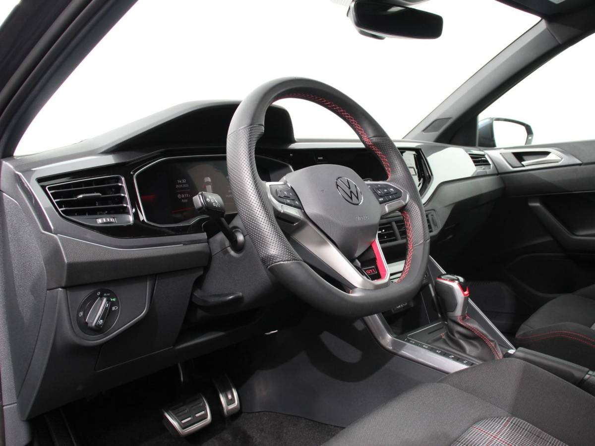 Volkswagen Polo Volkswagen Polo 2.0 TSI GTI Automaat | Apple Carplay / Android Auto | Parkersensoren V+A | Park Assist | Dodehoek Assistent | Adaptive Cruise Control | Verwarmde Voorstoelen | DAB+