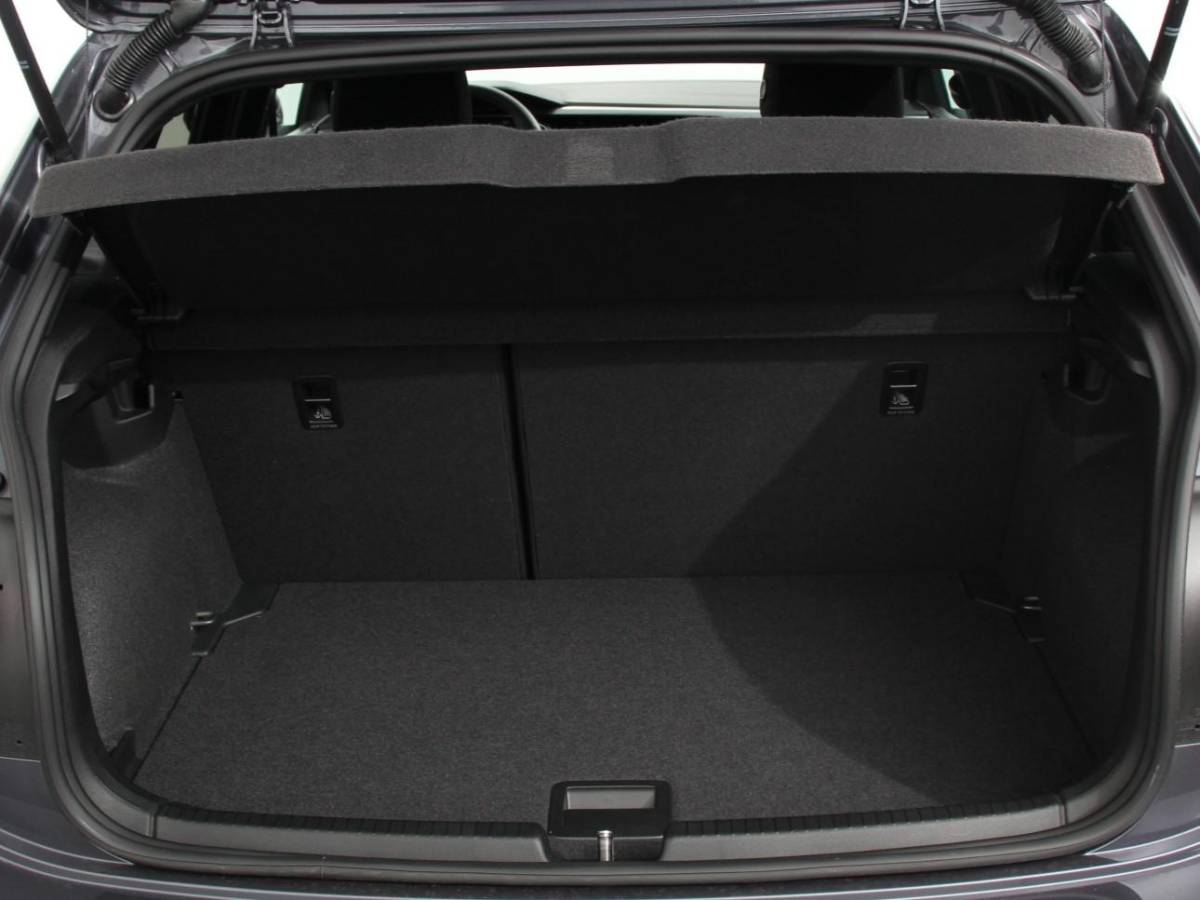 Volkswagen Polo Volkswagen Polo 2.0 TSI GTI Automaat | Apple Carplay / Android Auto | Parkersensoren V+A | Park Assist | Dodehoek Assistent | Adaptive Cruise Control | Verwarmde Voorstoelen | DAB+
