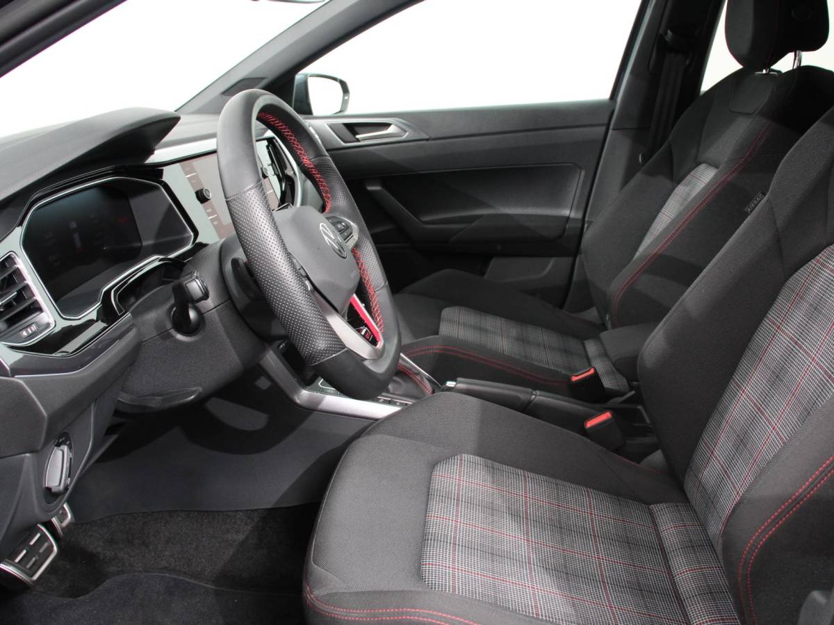 Volkswagen Polo Volkswagen Polo 2.0 TSI GTI Automaat | Apple Carplay / Android Auto | Parkersensoren V+A | Park Assist | Dodehoek Assistent | Adaptive Cruise Control | Verwarmde Voorstoelen | DAB+