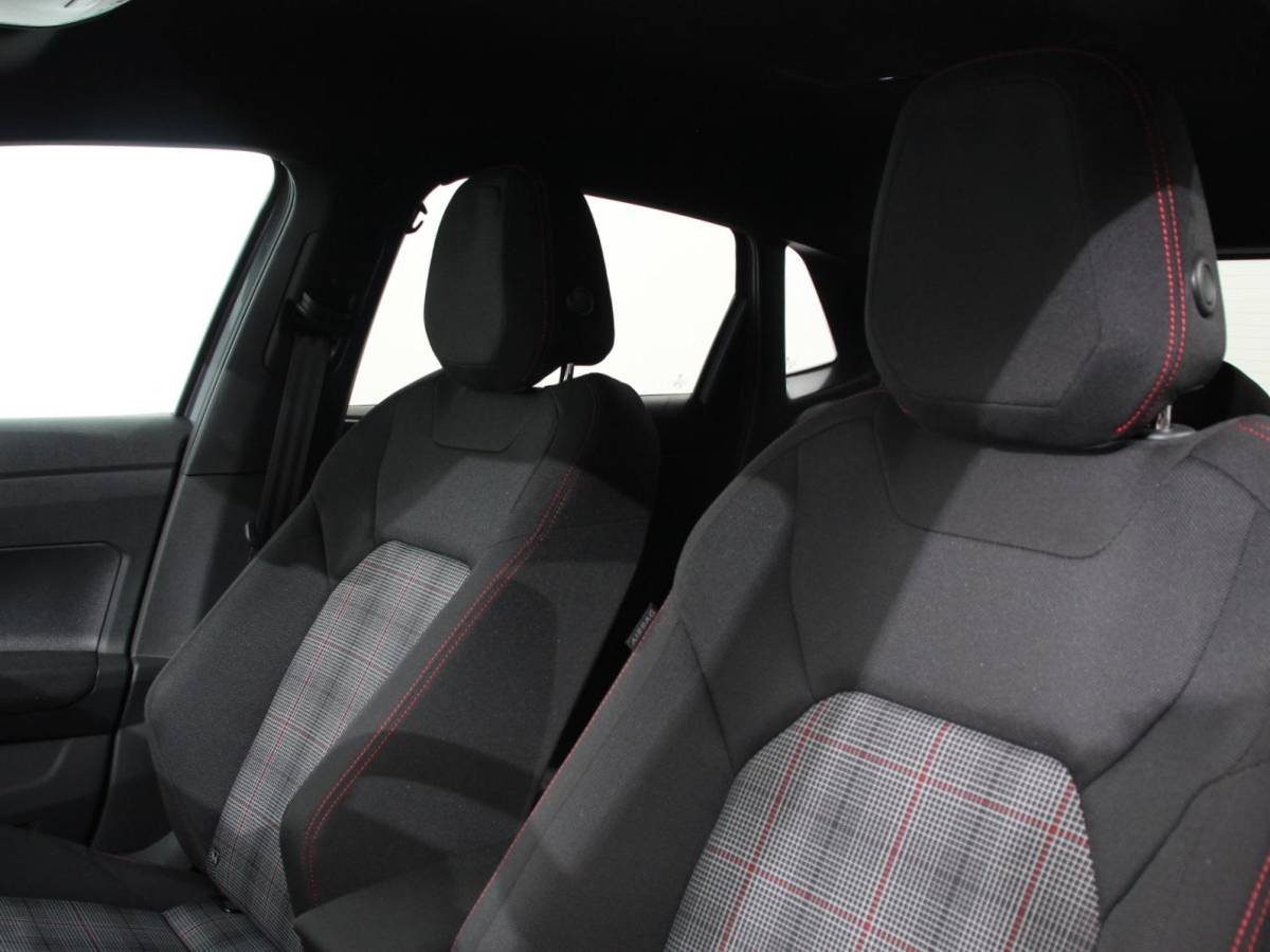 Volkswagen Polo Volkswagen Polo 2.0 TSI GTI Automaat | Apple Carplay / Android Auto | Parkersensoren V+A | Park Assist | Dodehoek Assistent | Adaptive Cruise Control | Verwarmde Voorstoelen | DAB+