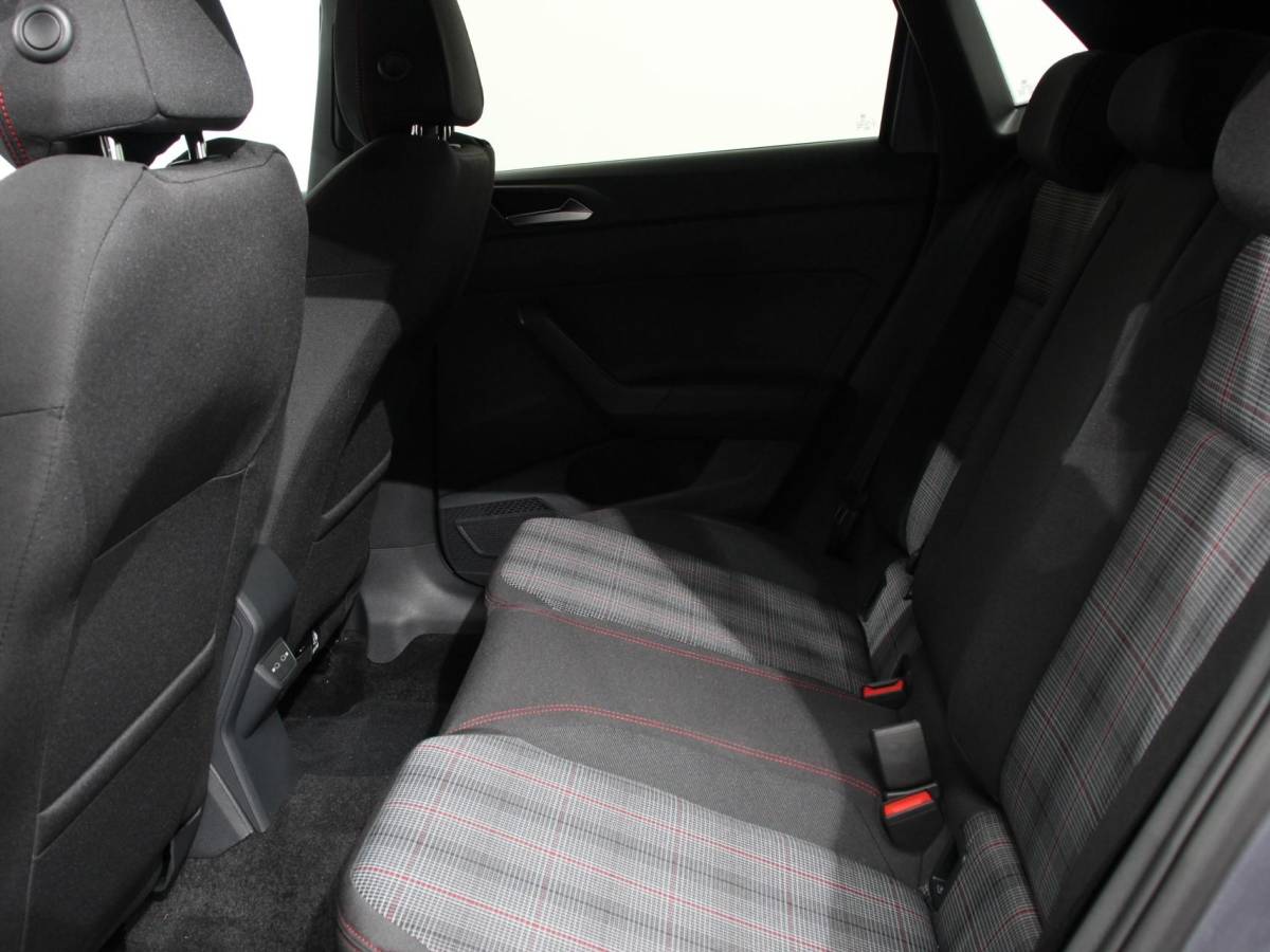 Volkswagen Polo Volkswagen Polo 2.0 TSI GTI Automaat | Apple Carplay / Android Auto | Parkersensoren V+A | Park Assist | Dodehoek Assistent | Adaptive Cruise Control | Verwarmde Voorstoelen | DAB+