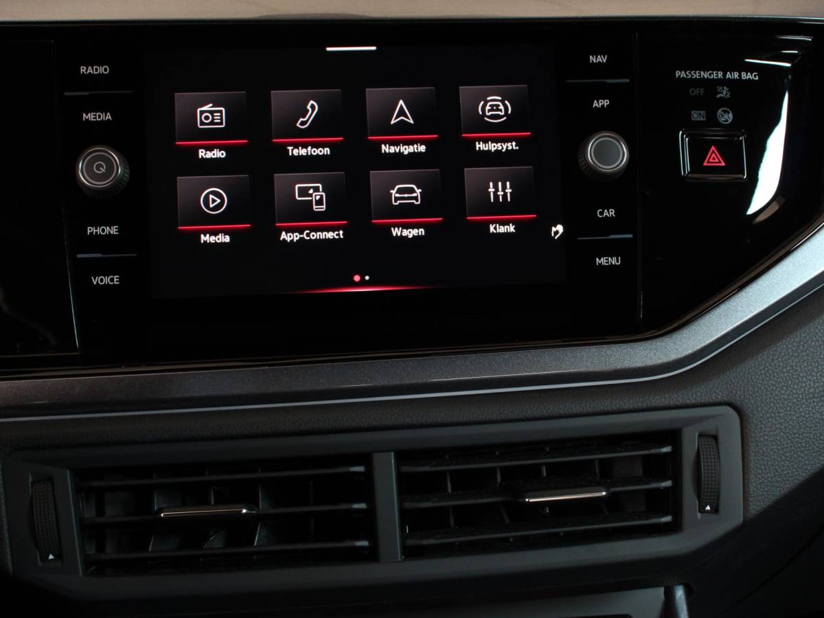 Volkswagen Polo Volkswagen Polo 2.0 TSI GTI Automaat | Apple Carplay / Android Auto | Parkersensoren V+A | Park Assist | Dodehoek Assistent | Adaptive Cruise Control | Verwarmde Voorstoelen | DAB+