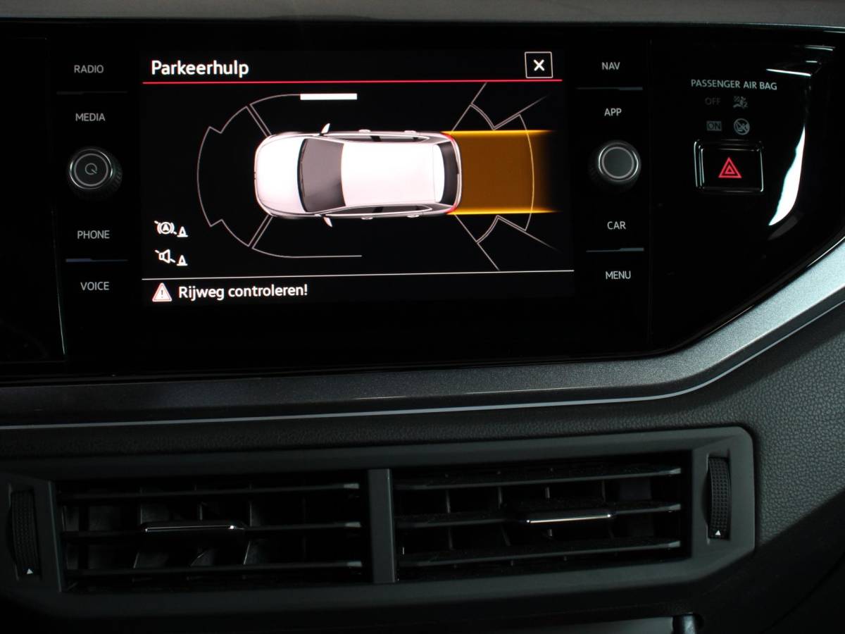 Volkswagen Polo Volkswagen Polo 2.0 TSI GTI Automaat | Apple Carplay / Android Auto | Parkersensoren V+A | Park Assist | Dodehoek Assistent | Adaptive Cruise Control | Verwarmde Voorstoelen | DAB+