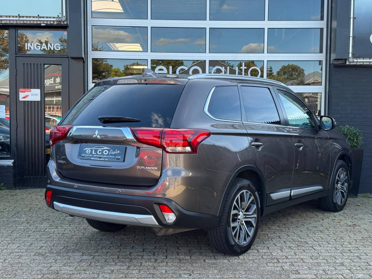 Mitsubishi Outlander Mitsubishi Outlander 2.0 Instyle / Leder / Camera / 7P