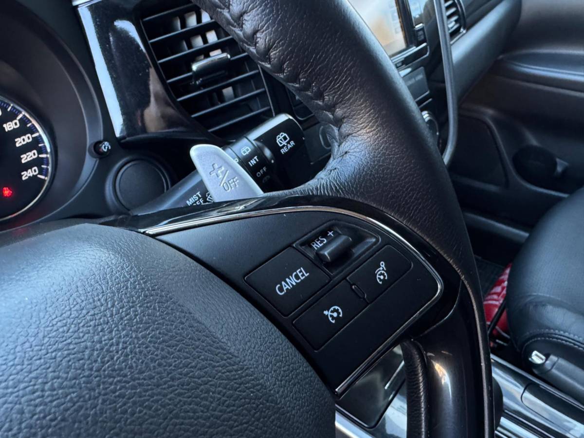 Mitsubishi Outlander Mitsubishi Outlander 2.0 Instyle / Leder / Camera / 7P