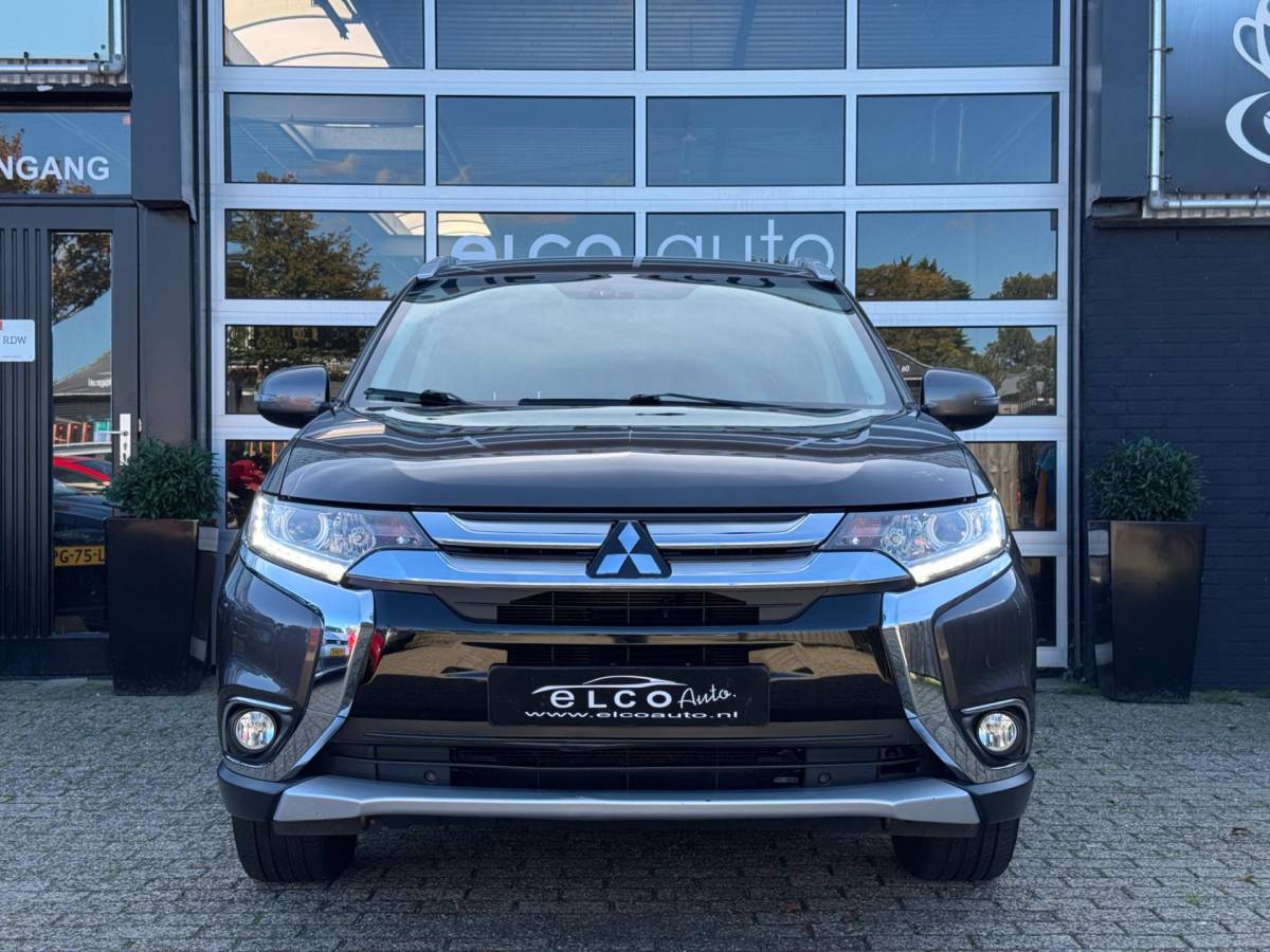Mitsubishi Outlander Mitsubishi Outlander 2.0 Instyle / Leder / Camera / 7P