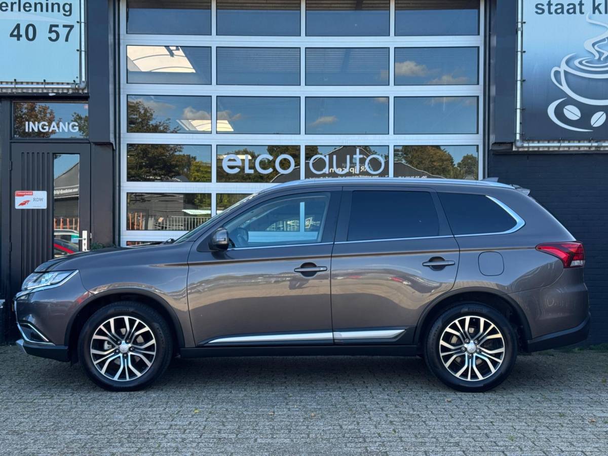 Mitsubishi Outlander Mitsubishi Outlander 2.0 Instyle / Leder / Camera / 7P