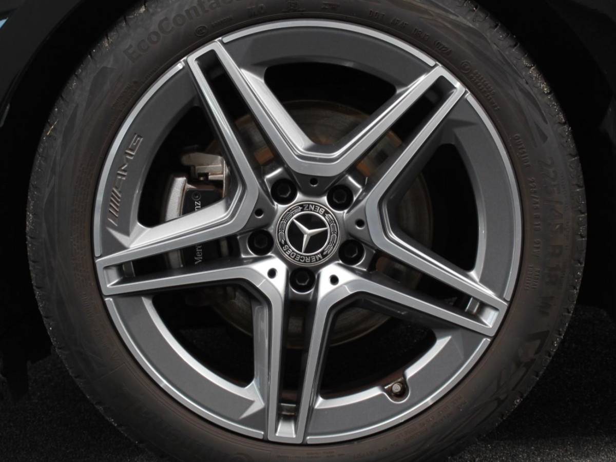 Mercedes-Benz A-Klasse Mercedes-Benz A-klasse 200 Automaat AMG Line | Navigatie | Climate control | Camera | Parkeer sensoren | Half Lederen Bekleding | Led  | Cruise Control adaptive | LM Velgen | Dab | Led