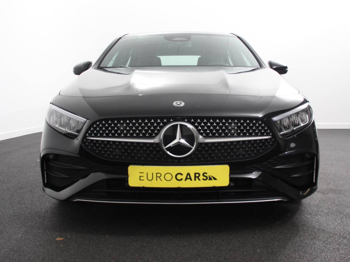 Mercedes-Benz A-Klasse Mercedes-Benz A-klasse 200 Automaat AMG Line | Navigatie | Climate control | Camera | Parkeer sensoren | Half Lederen Bekleding | Led  | Cruise Control adaptive | LM Velgen | Dab | Led