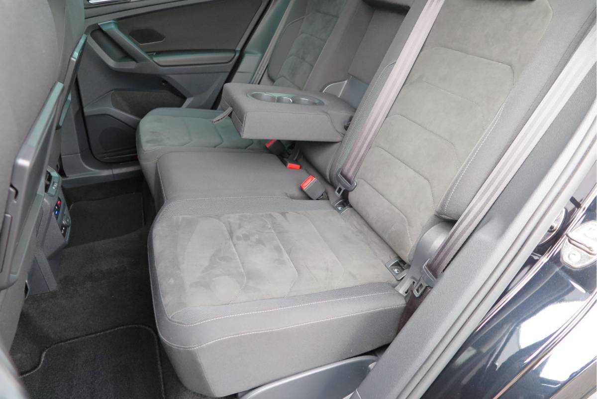 Volkswagen Tiguan Volkswagen Tiguan 1.5 TSI  150pk DSG ACT R-Line  Highline Virtual cockpit,  Led ,Stoelverwarming , PDC , Achterruitrijcamera , Adaptive cruise , Parkeerhulp , Trekhaak , Carplay ,etc.
