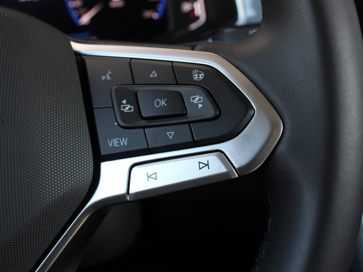 Volkswagen T-Roc Volkswagen T-Roc 1.5 TSI 150pk DSG Style Edition Navigatie Apple Carplay/Android Auto Camera Parkeersensoren Adaptive Cruise Control Dodehoek Assistent Elektrische achterklep Stoel- en stuurverwarming Full Led Climate Control Lichtmetalen velgen
