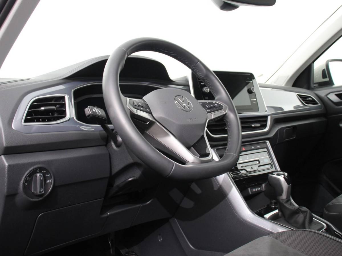 Volkswagen T-Roc Volkswagen T-Roc 1.5 TSI 150pk DSG Style Edition Navigatie Apple Carplay/Android Auto Camera Parkeersensoren Adaptive Cruise Control Dodehoek Assistent Elektrische achterklep Stoel- en stuurverwarming Full Led Climate Control Lichtmetalen velgen