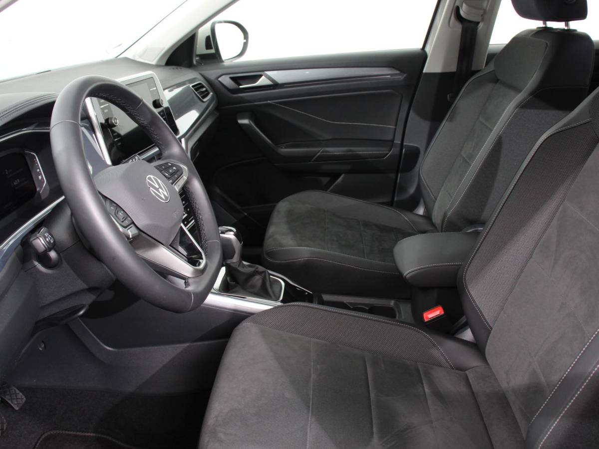Volkswagen T-Roc Volkswagen T-Roc 1.5 TSI 150pk DSG Style Edition Navigatie Apple Carplay/Android Auto Camera Parkeersensoren Adaptive Cruise Control Dodehoek Assistent Elektrische achterklep Stoel- en stuurverwarming Full Led Climate Control Lichtmetalen velgen