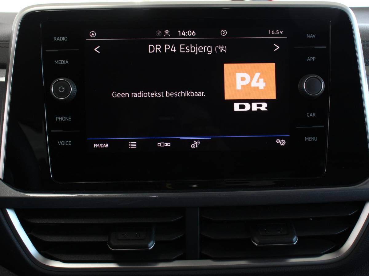 Volkswagen T-Roc Volkswagen T-Roc 1.5 TSI 150pk DSG Style Edition Navigatie Apple Carplay/Android Auto Camera Parkeersensoren Adaptive Cruise Control Dodehoek Assistent Elektrische achterklep Stoel- en stuurverwarming Full Led Climate Control Lichtmetalen velgen