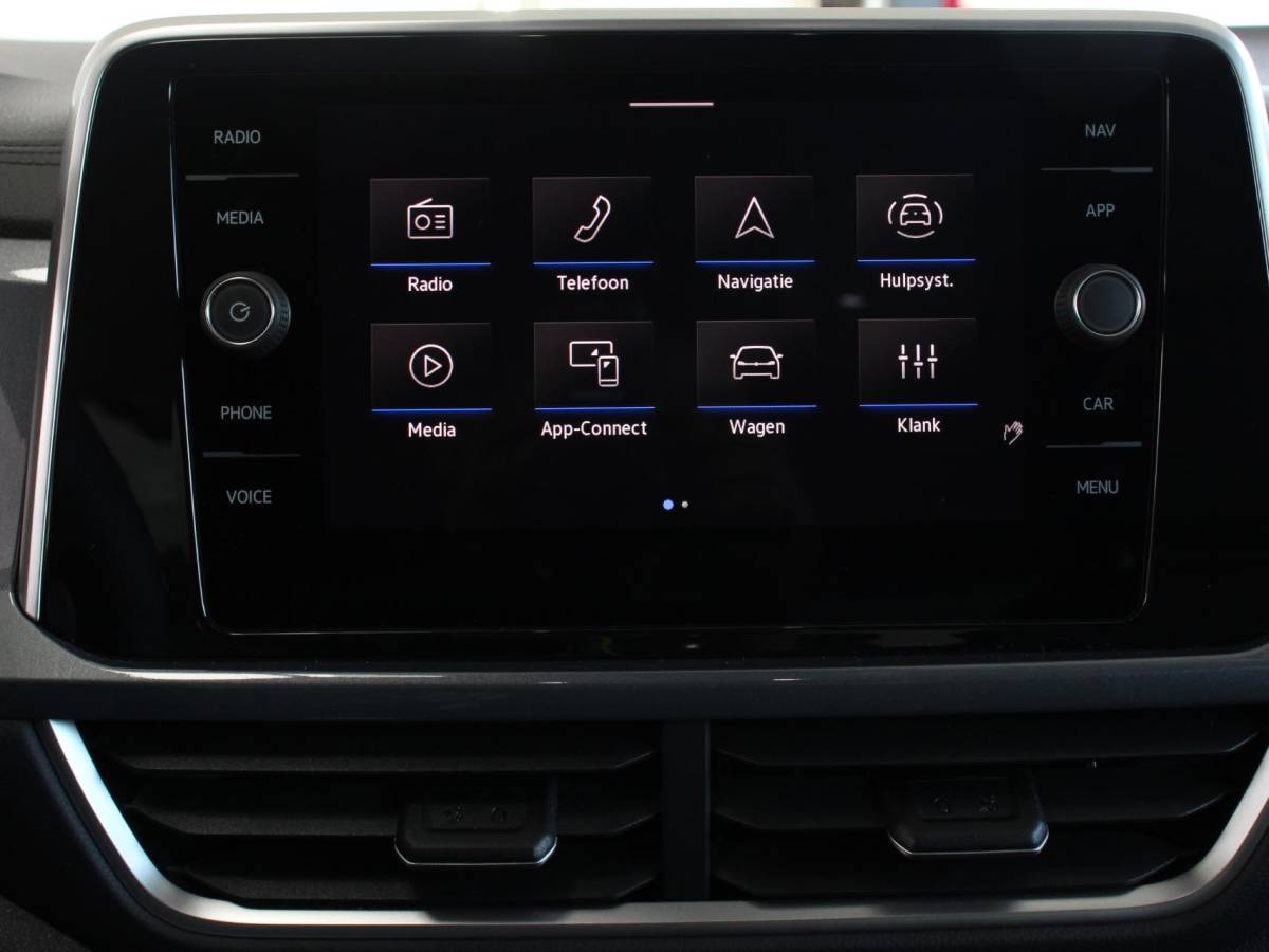 Volkswagen T-Roc Volkswagen T-Roc 1.5 TSI 150pk DSG Style Edition Navigatie Apple Carplay/Android Auto Camera Parkeersensoren Adaptive Cruise Control Dodehoek Assistent Elektrische achterklep Stoel- en stuurverwarming Full Led Climate Control Lichtmetalen velgen