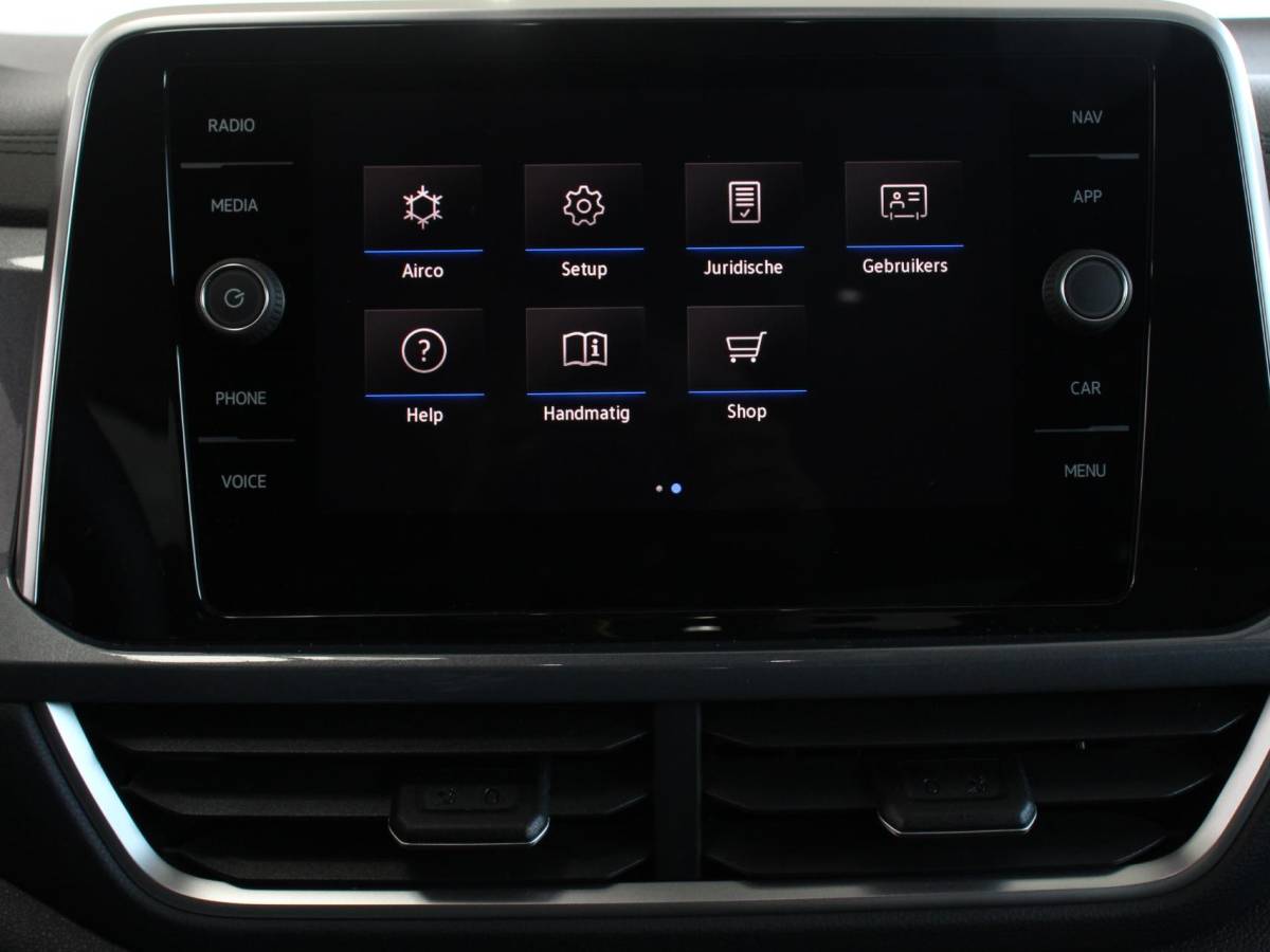 Volkswagen T-Roc Volkswagen T-Roc 1.5 TSI 150pk DSG Style Edition Navigatie Apple Carplay/Android Auto Camera Parkeersensoren Adaptive Cruise Control Dodehoek Assistent Elektrische achterklep Stoel- en stuurverwarming Full Led Climate Control Lichtmetalen velgen