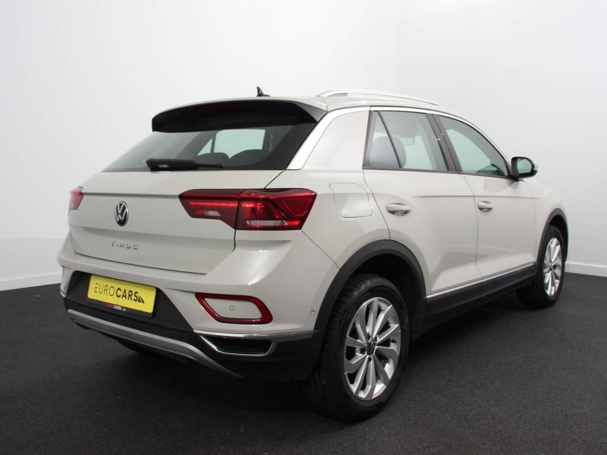Volkswagen T-Roc Volkswagen T-Roc 1.5 TSI 150pk DSG Style Edition Navigatie Apple Carplay/Android Auto Camera Parkeersensoren Adaptive Cruise Control Dodehoek Assistent Elektrische achterklep Stoel- en stuurverwarming Full Led Climate Control Lichtmetalen velgen