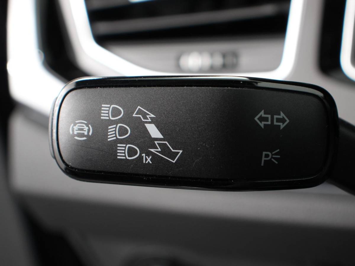 Volkswagen Polo Volkswagen Polo 2.0 TSI GTI Automaat Navigatie Apple Carplay / Android Auto Adaptive Cruise Control Parkersensoren Park Assist Dodehoek Assistent Stoelverwarming Climate Control