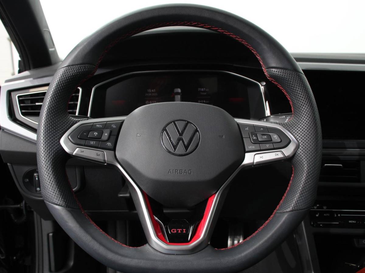 Volkswagen Polo Volkswagen Polo 2.0 TSI GTI Automaat Navigatie Apple Carplay / Android Auto Adaptive Cruise Control Parkersensoren Park Assist Dodehoek Assistent Stoelverwarming Climate Control