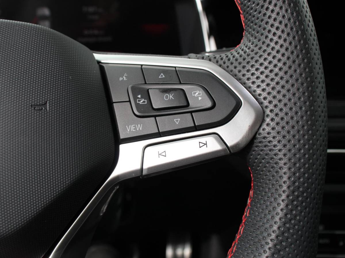 Volkswagen Polo Volkswagen Polo 2.0 TSI GTI Automaat Navigatie Apple Carplay / Android Auto Adaptive Cruise Control Parkersensoren Park Assist Dodehoek Assistent Stoelverwarming Climate Control