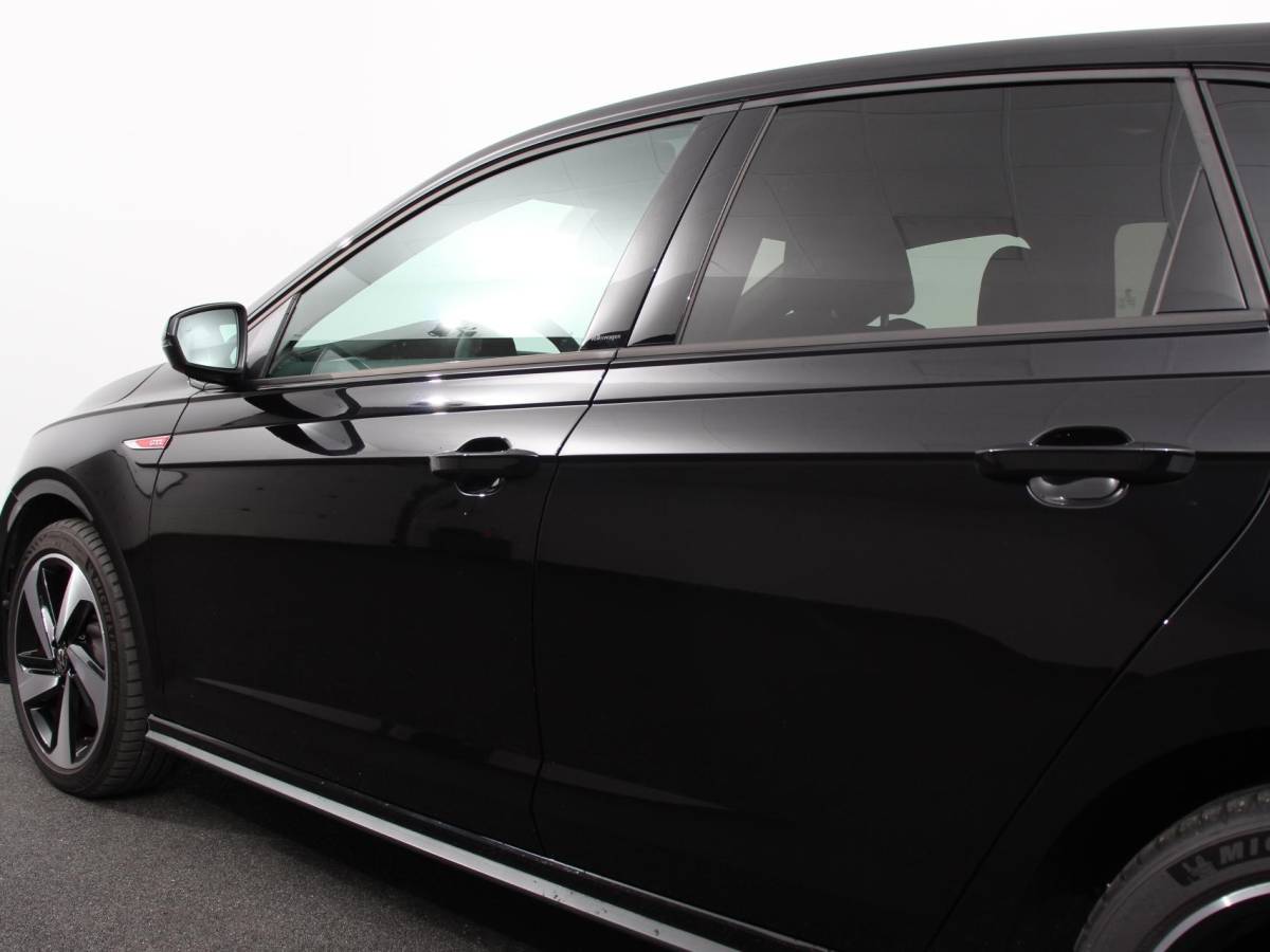 Volkswagen Polo Volkswagen Polo 2.0 TSI GTI Automaat Navigatie Apple Carplay / Android Auto Adaptive Cruise Control Parkersensoren Park Assist Dodehoek Assistent Stoelverwarming Climate Control