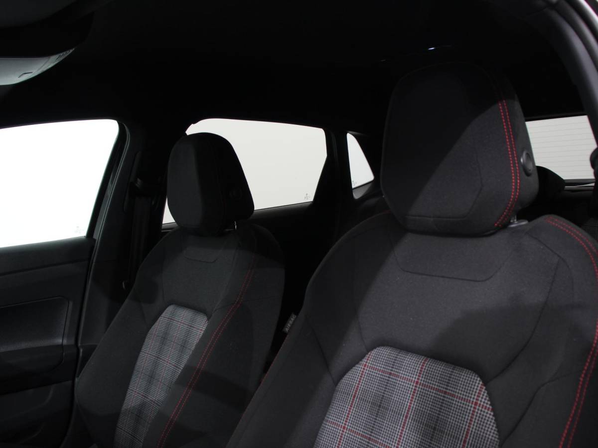 Volkswagen Polo Volkswagen Polo 2.0 TSI GTI Automaat Navigatie Apple Carplay / Android Auto Adaptive Cruise Control Parkersensoren Park Assist Dodehoek Assistent Stoelverwarming Climate Control