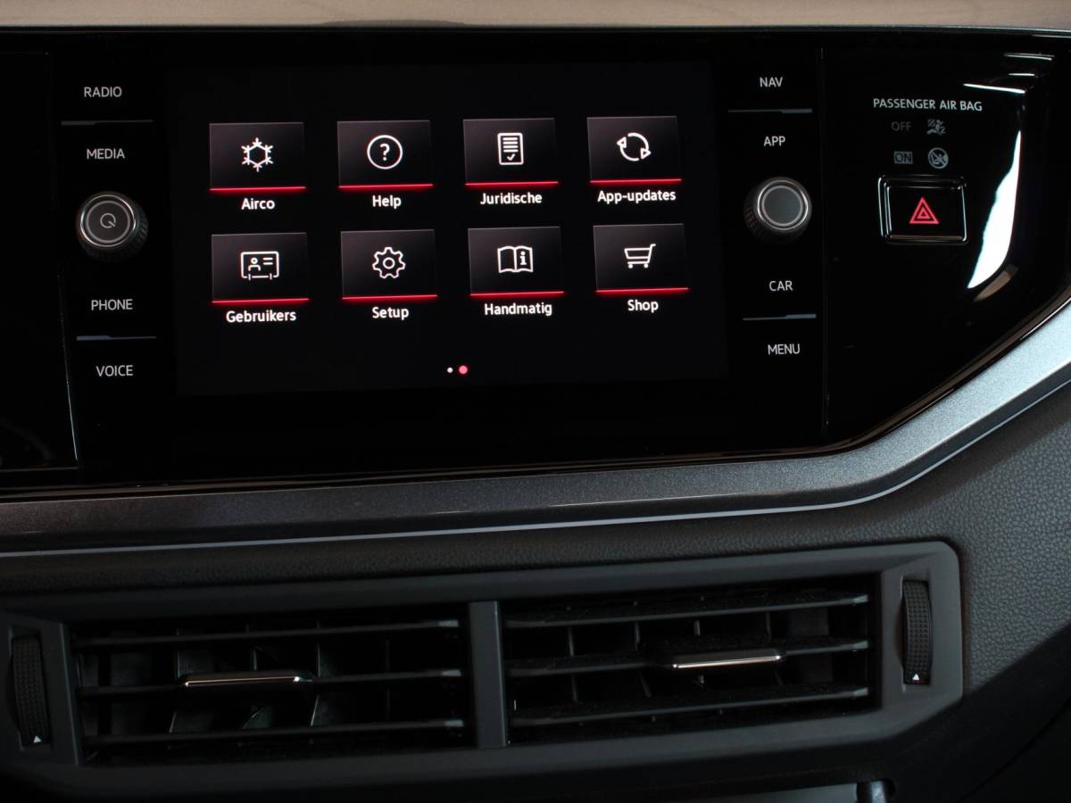 Volkswagen Polo Volkswagen Polo 2.0 TSI GTI Automaat Navigatie Apple Carplay / Android Auto Adaptive Cruise Control Parkersensoren Park Assist Dodehoek Assistent Stoelverwarming Climate Control