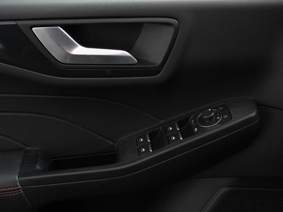 Ford Kuga Ford Kuga 2.5 PHEV ST-Line X | Navigatie | Apple Carplay/Android Auto | Parkeersensoren | Camera | Adaptive Cruise Control | Blind Spot Assist | Elektrische achterklep | Stuurverwarming | Park Assist | LED-koplampen |