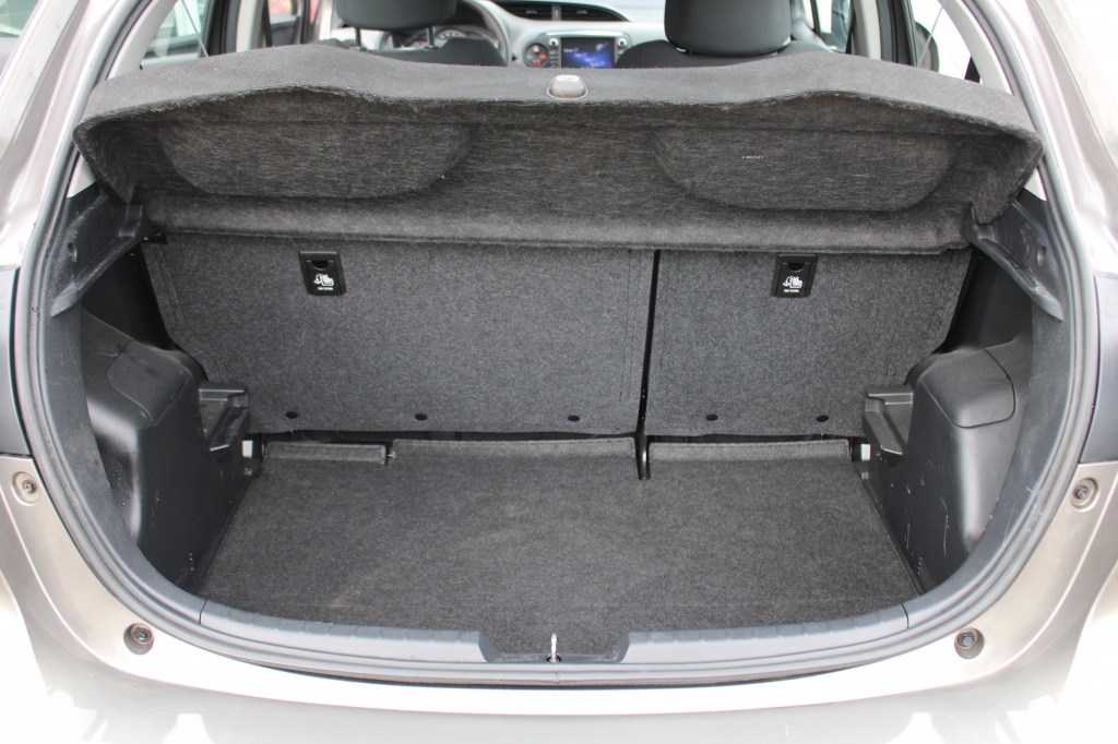 Toyota Yaris Toyota Yaris 1.5 VVT-i Bi-Tone