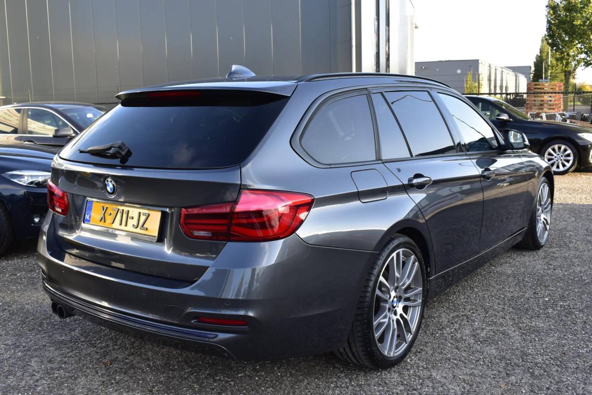 BMW 3 Serie BMW 3-serie Touring 320i Sport