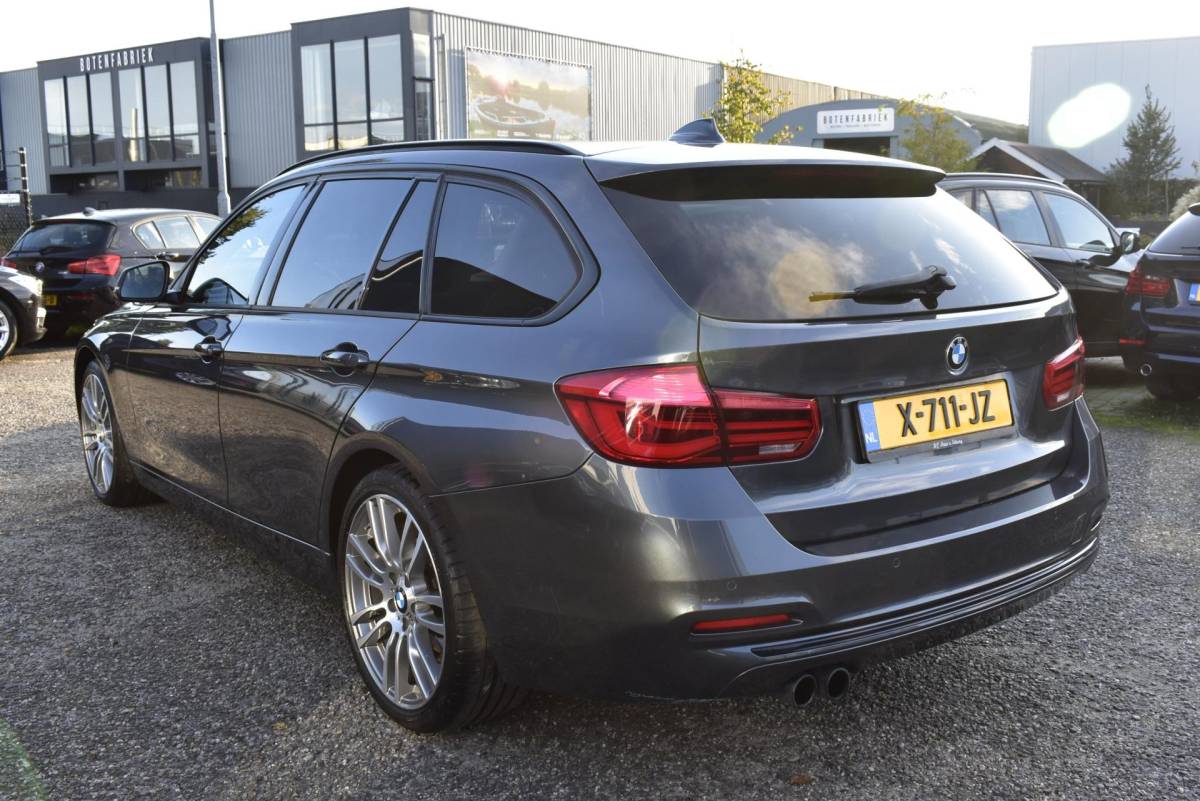 BMW 3 Serie BMW 3-serie Touring 320i Sport
