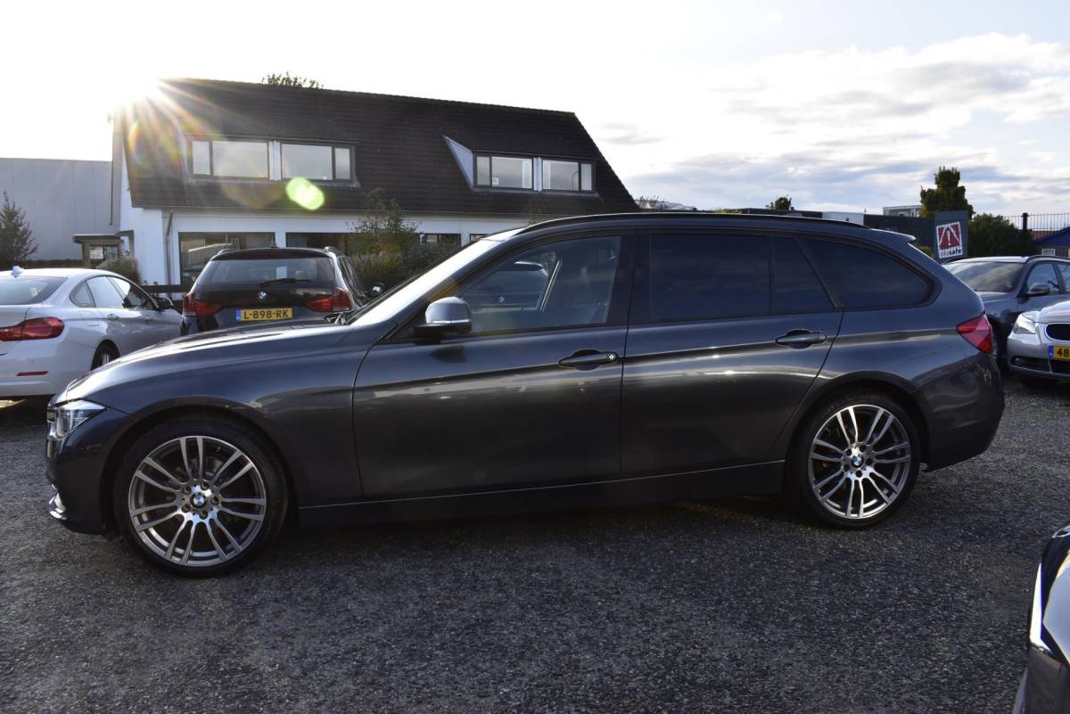 BMW 3 Serie BMW 3-serie Touring 320i Sport