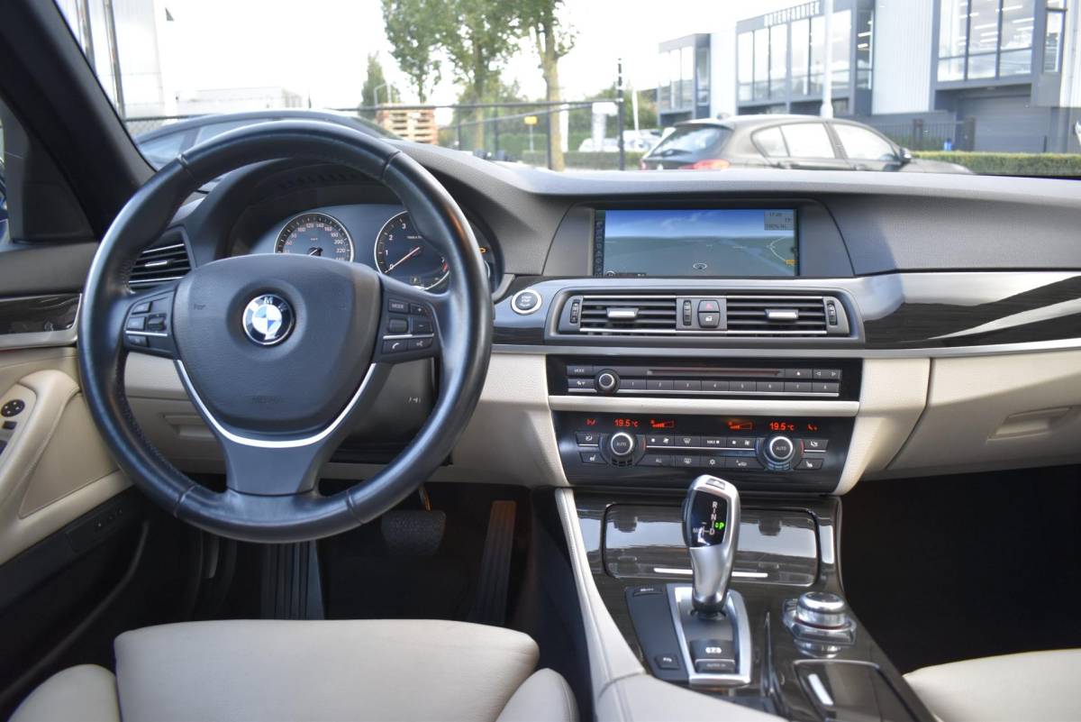 BMW 5 Serie BMW 5-serie 523i High Executive youngtimer nette auto