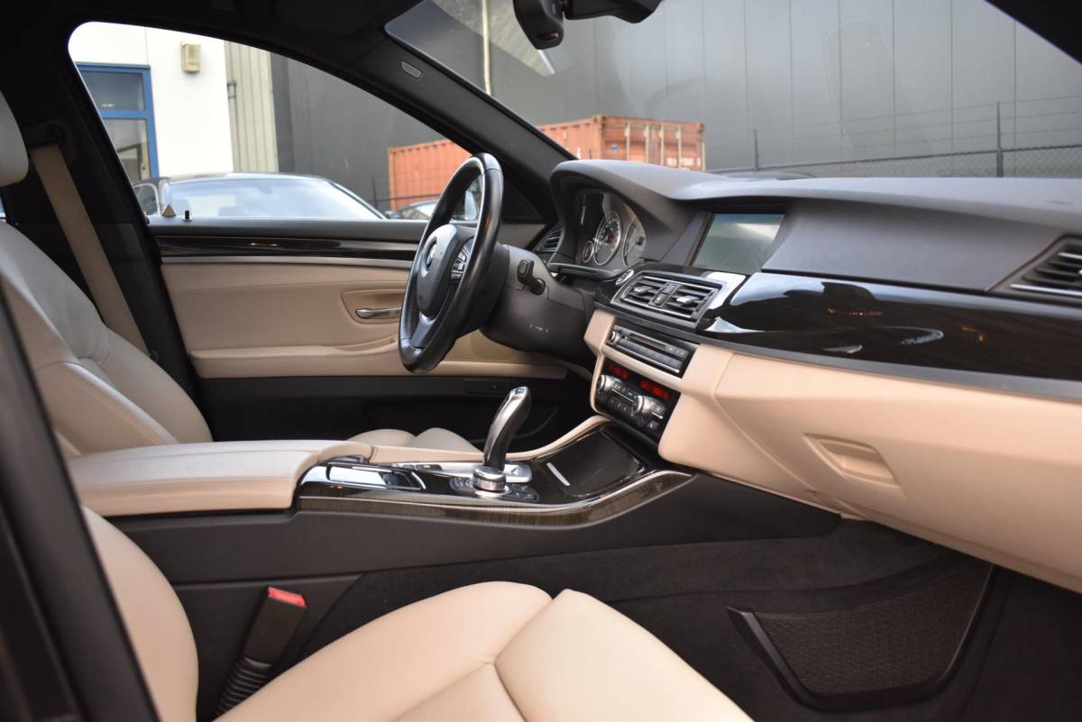 BMW 5 Serie BMW 5-serie 523i High Executive youngtimer nette auto