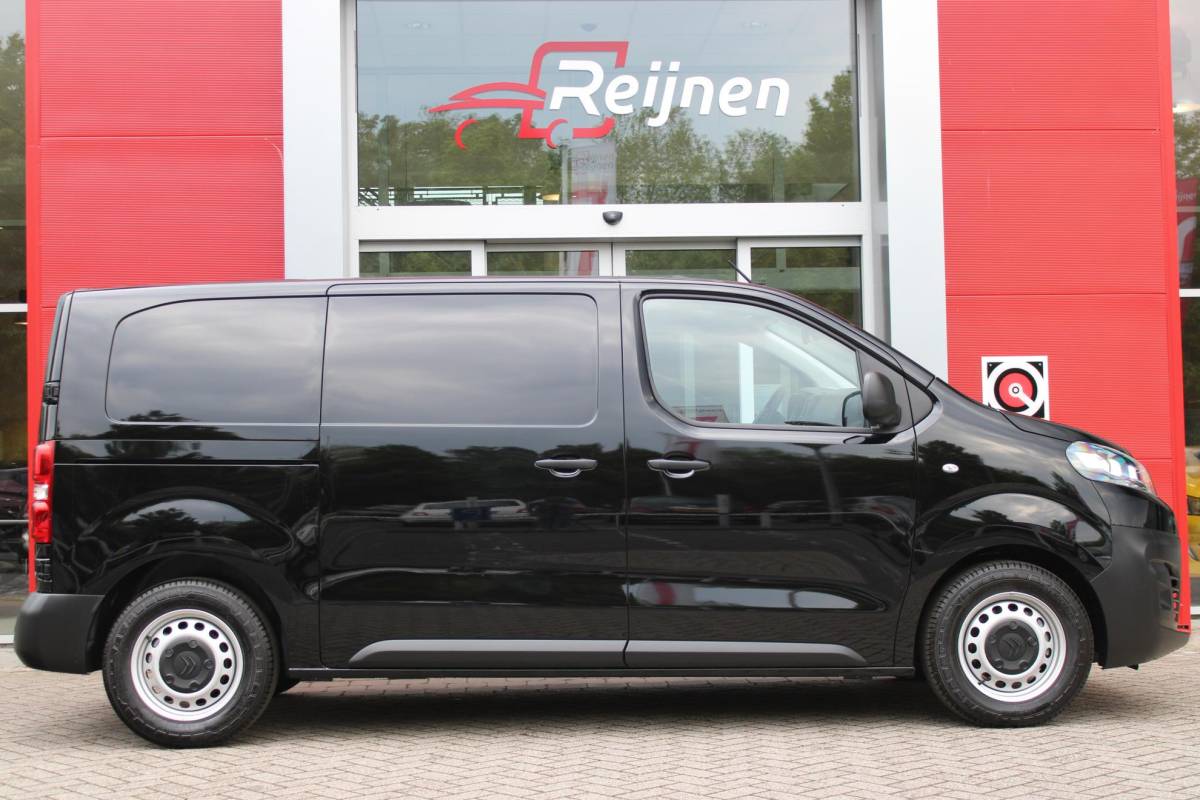 Citroën ë-Jumpy Citroen ë-Jumpy L2 136PK AUTOMAAT 75 kWh | NAVIGATIE 10″ TOUCHSCREEN | ACHTERUITRIJ CAMERA | APPLE CARPLAY/ANDROID AUTO | PARKEERSENSOREN | CRUISE CONTROL | DAB+ RADIO | NIEUWE BUS! | 3-ZITS |