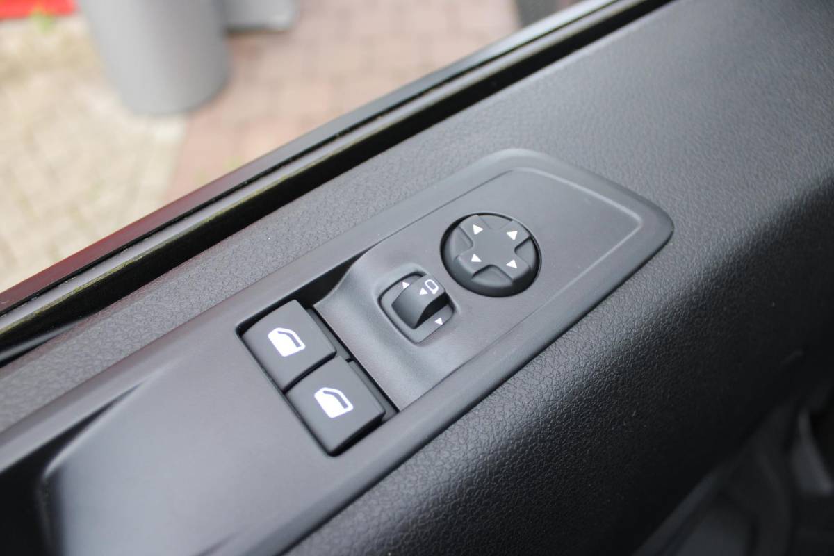 Citroën ë-Jumpy Citroen ë-Jumpy L2 136PK AUTOMAAT 75 kWh | NAVIGATIE 10″ TOUCHSCREEN | ACHTERUITRIJ CAMERA | APPLE CARPLAY/ANDROID AUTO | PARKEERSENSOREN | CRUISE CONTROL | DAB+ RADIO | NIEUWE BUS! | 3-ZITS |