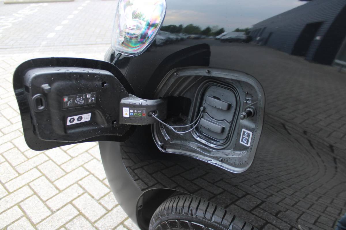 Citroën ë-Jumpy Citroen ë-Jumpy L2 136PK AUTOMAAT 75 kWh | NAVIGATIE 10″ TOUCHSCREEN | ACHTERUITRIJ CAMERA | APPLE CARPLAY/ANDROID AUTO | PARKEERSENSOREN | CRUISE CONTROL | DAB+ RADIO | NIEUWE BUS! | 3-ZITS |