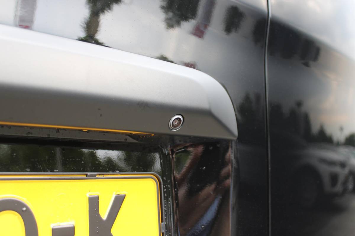 Citroën ë-Jumpy Citroen ë-Jumpy L2 136PK AUTOMAAT 75 kWh | NAVIGATIE 10″ TOUCHSCREEN | ACHTERUITRIJ CAMERA | APPLE CARPLAY/ANDROID AUTO | PARKEERSENSOREN | CRUISE CONTROL | DAB+ RADIO | NIEUWE BUS! | 3-ZITS |