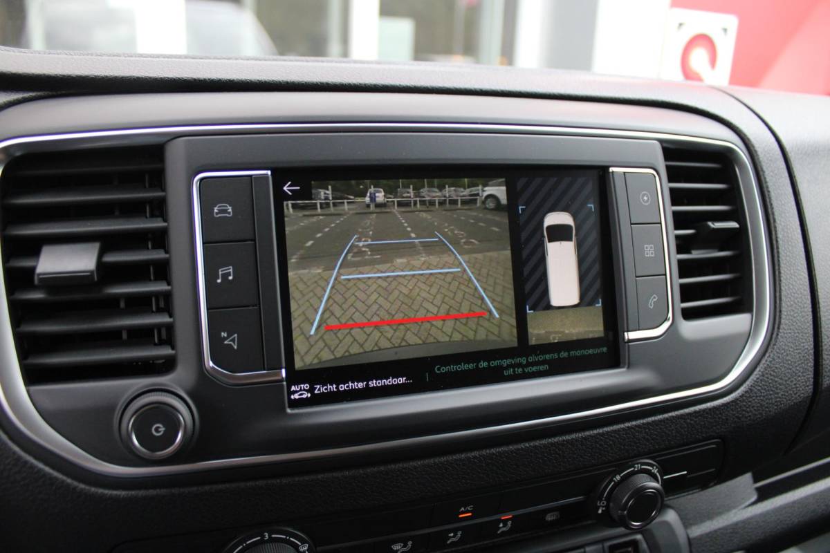 Citroën ë-Jumpy Citroen ë-Jumpy L2 136PK AUTOMAAT 75 kWh | NAVIGATIE 10″ TOUCHSCREEN | ACHTERUITRIJ CAMERA | APPLE CARPLAY/ANDROID AUTO | PARKEERSENSOREN | CRUISE CONTROL | DAB+ RADIO | NIEUWE BUS! | 3-ZITS |